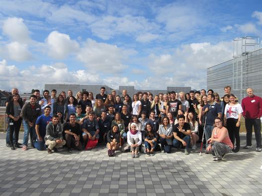 exchange students from all over the world on the roof of building 3 on the new campus in Düsseldorf-Derendorf